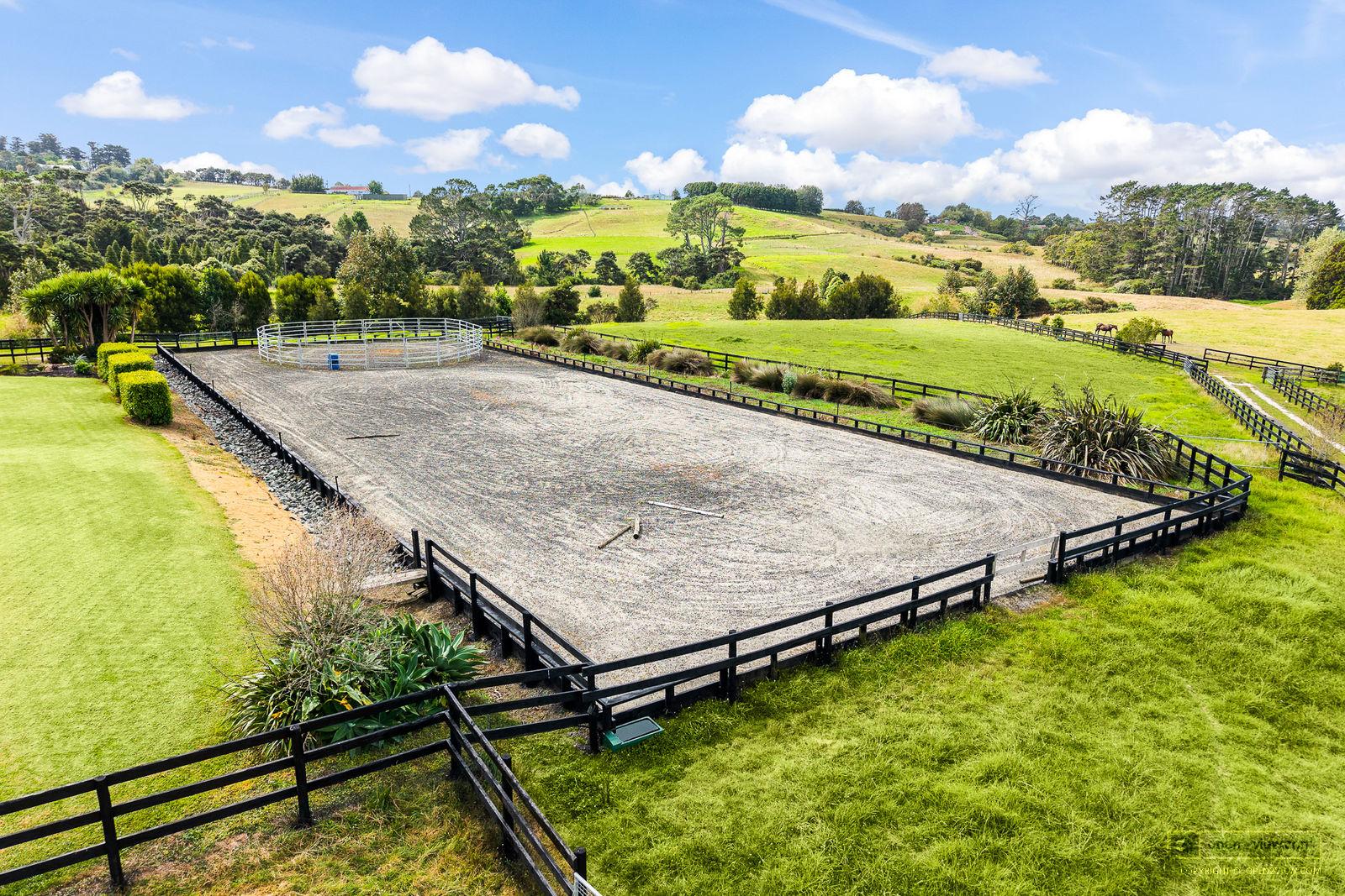 Slider image of 145 Hanham Road, Auckland