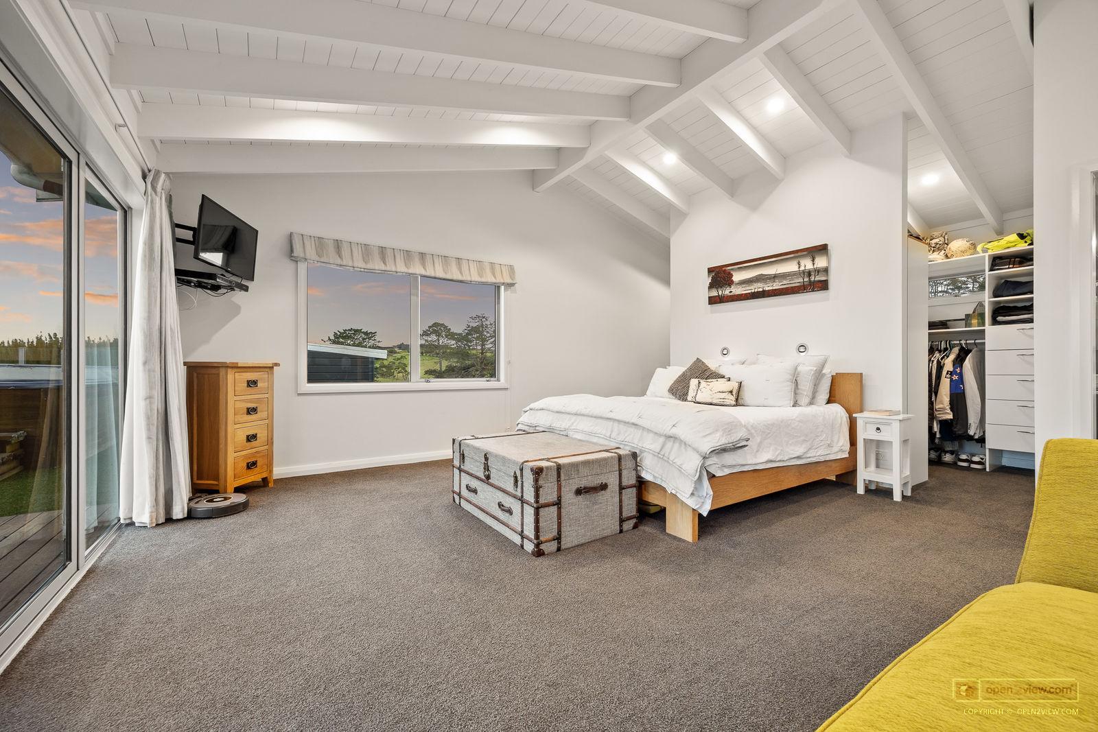 Slider image of 145 Hanham Road, Auckland