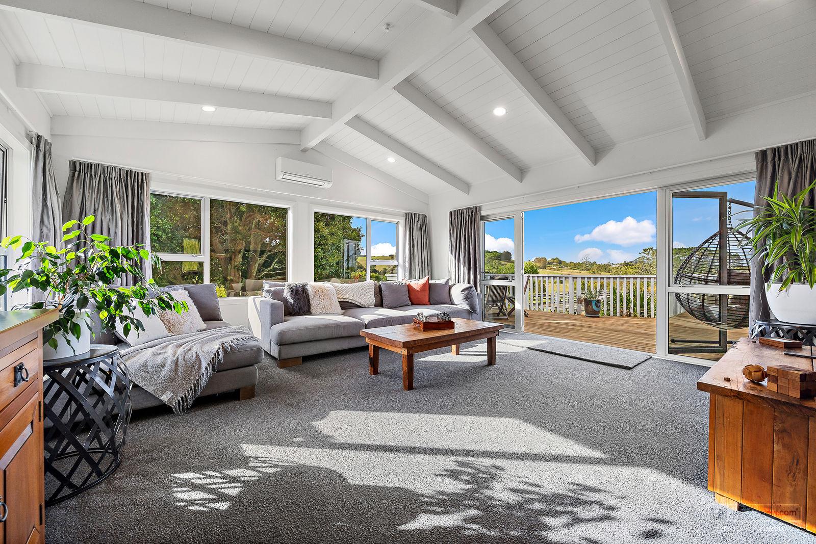 Slider image of 145 Hanham Road, Auckland