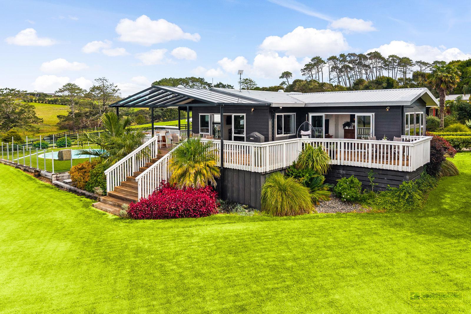 Slider image of 145 Hanham Road, Auckland