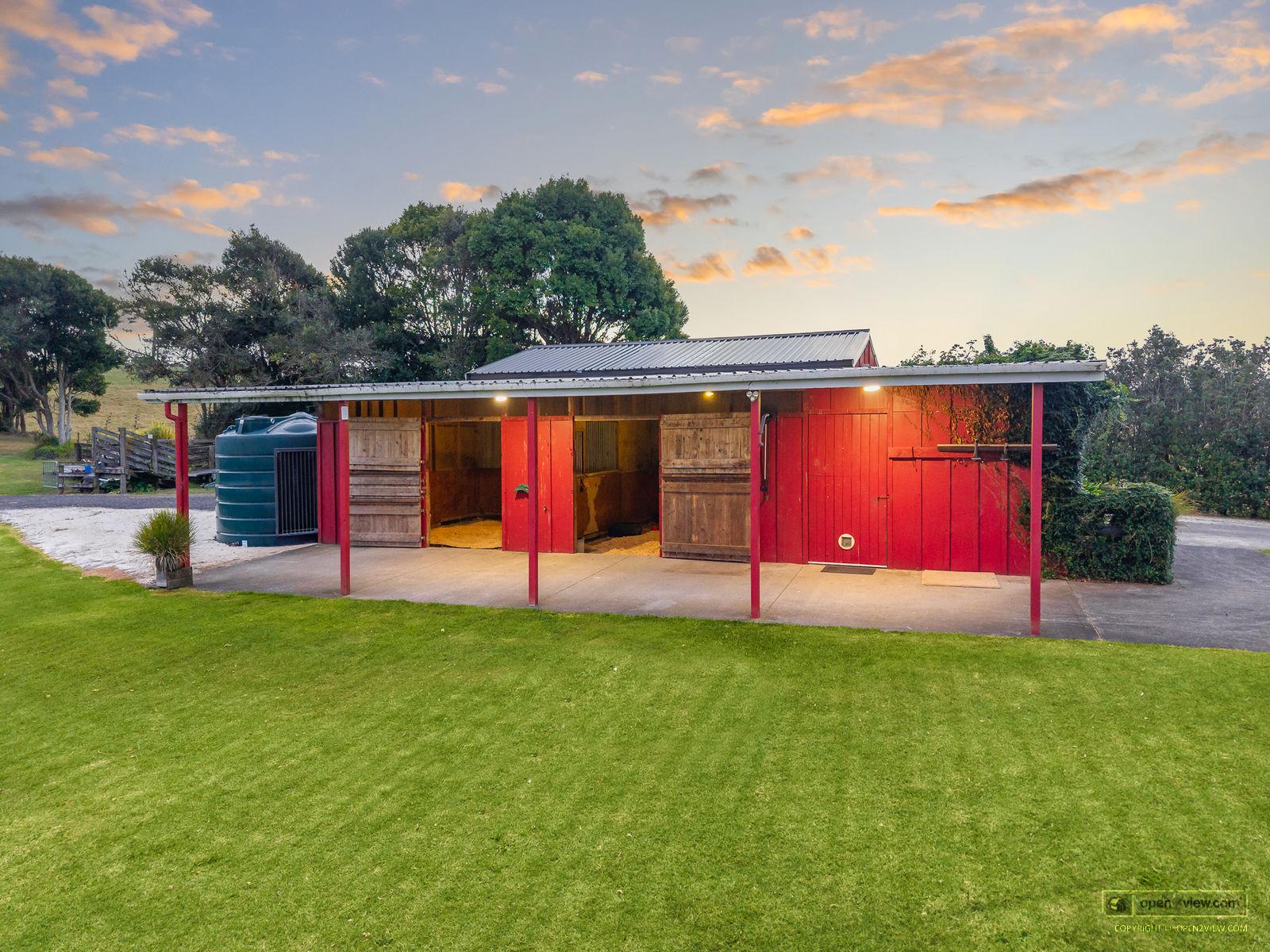 Slider image of 145 Hanham Road, Auckland