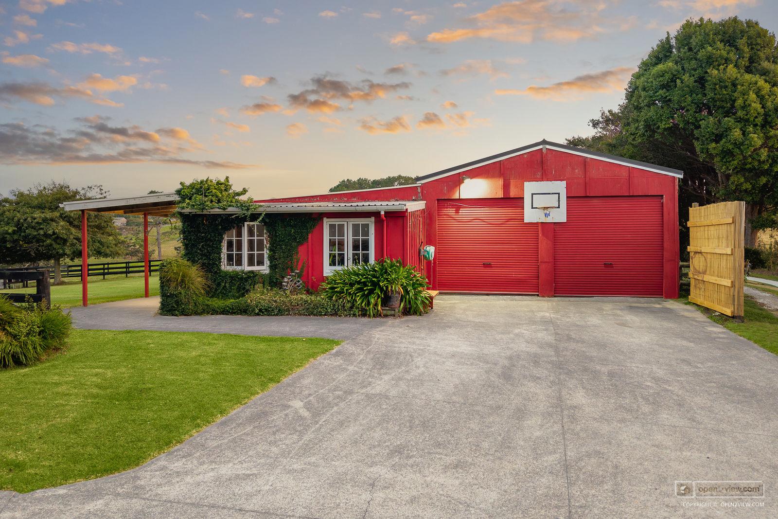 Slider image of 145 Hanham Road, Auckland