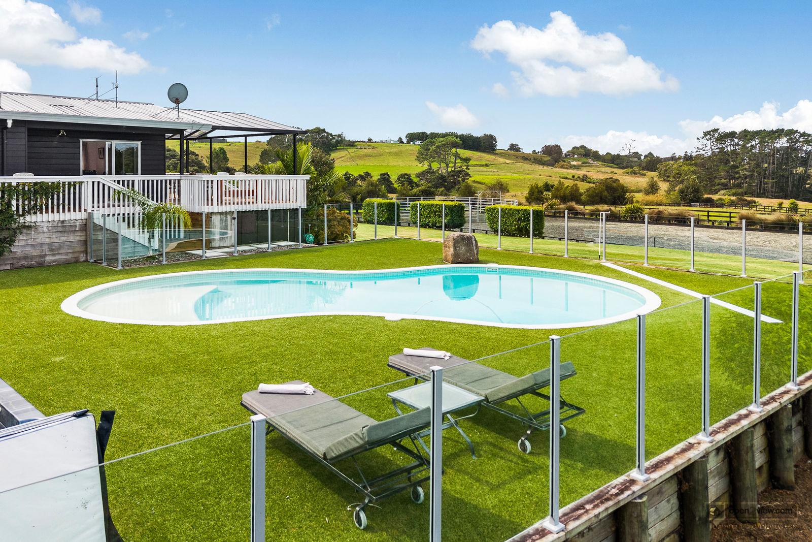 Slider image of 145 Hanham Road, Auckland