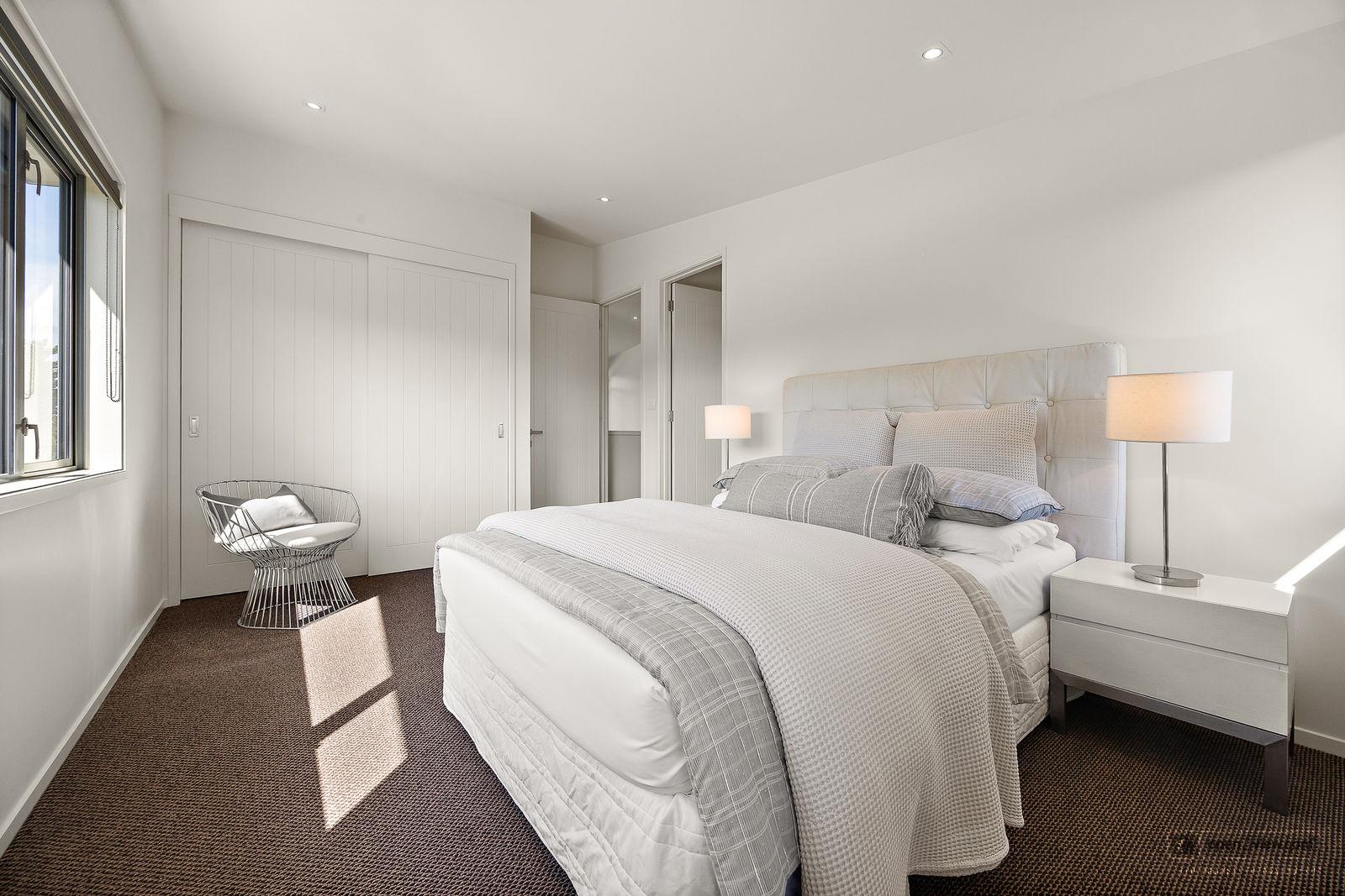 Slider image of 55 Pinetone Road, Auckland