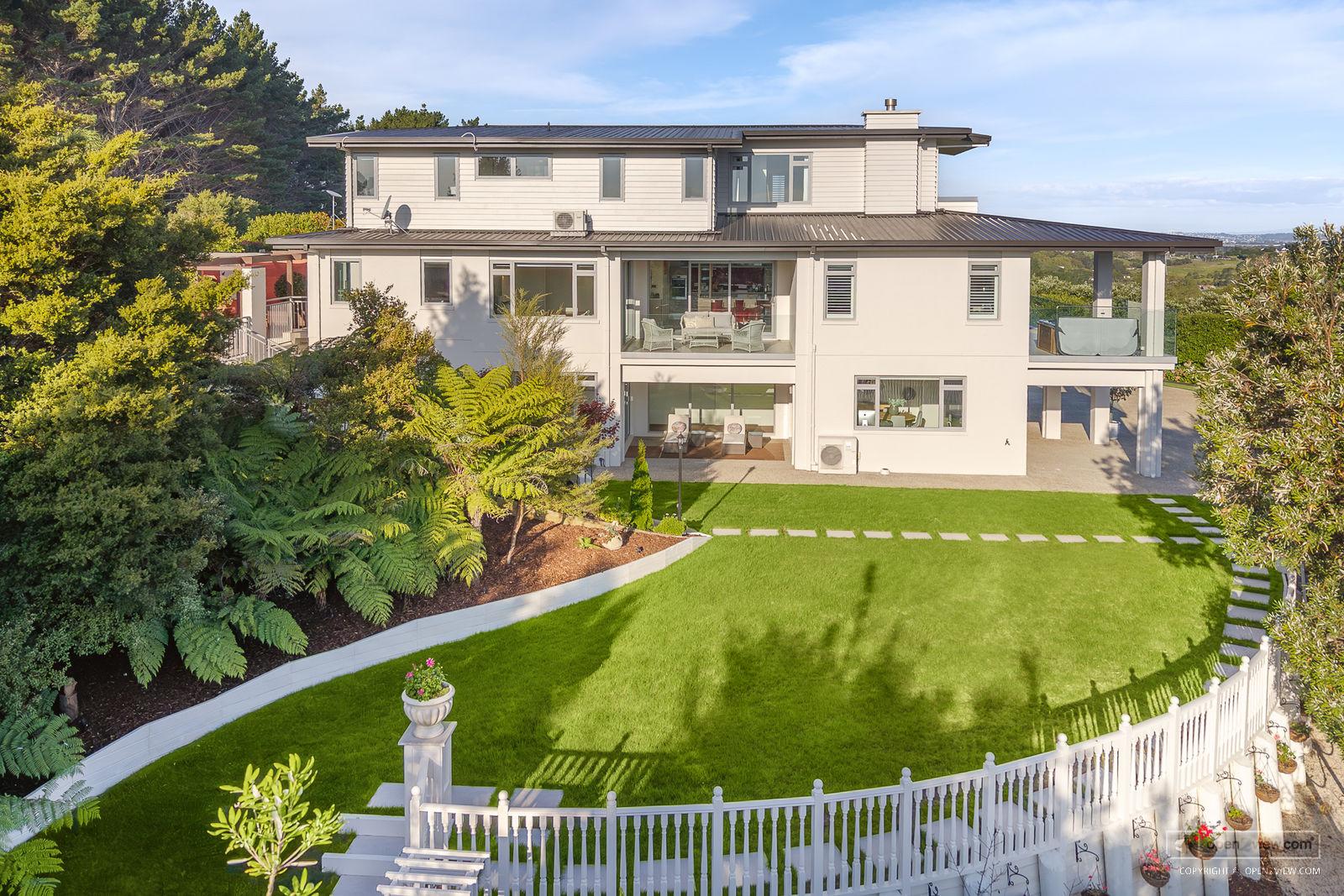 Slider image of 55 Pinetone Road, Auckland