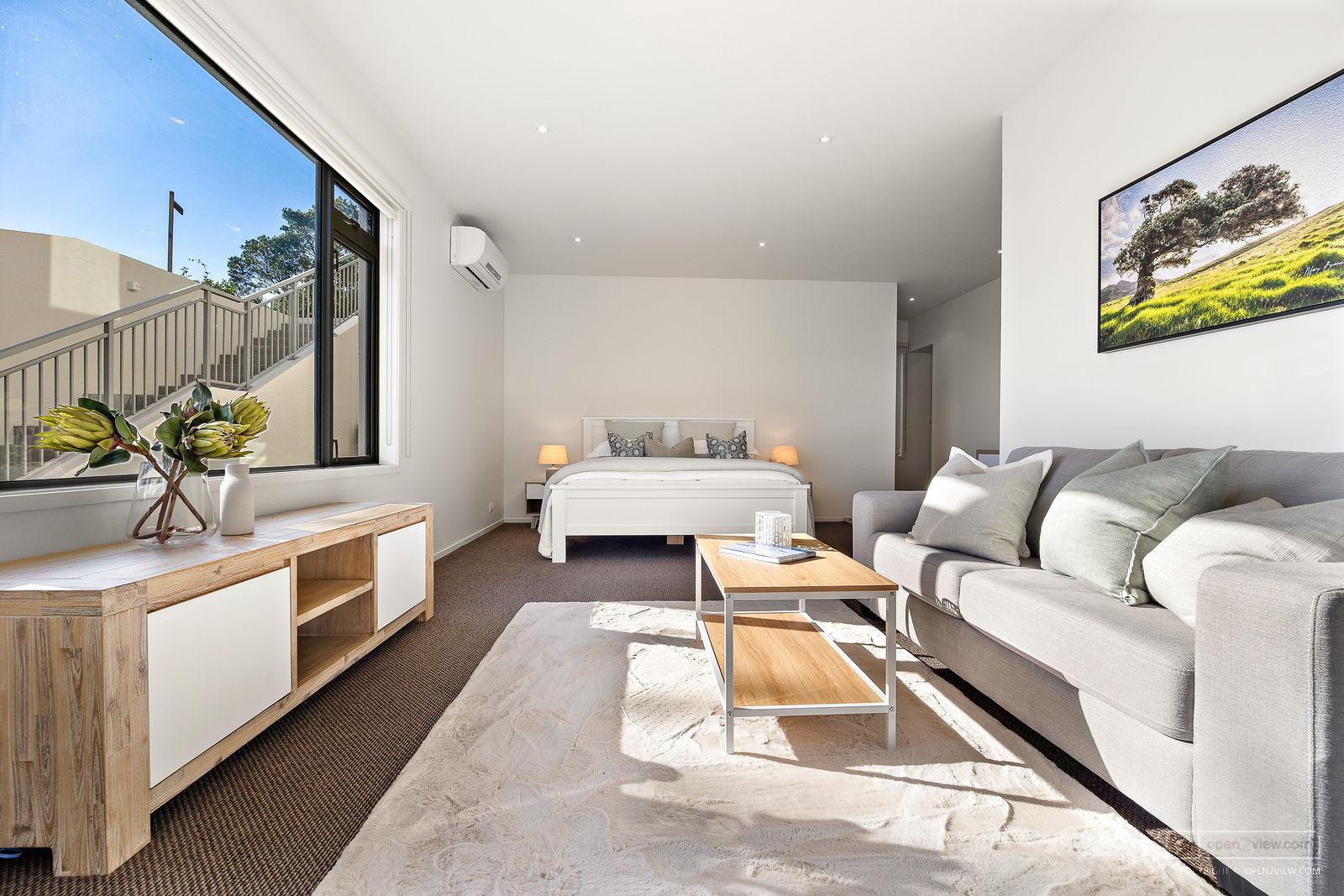 Slider image of 55 Pinetone Road, Auckland
