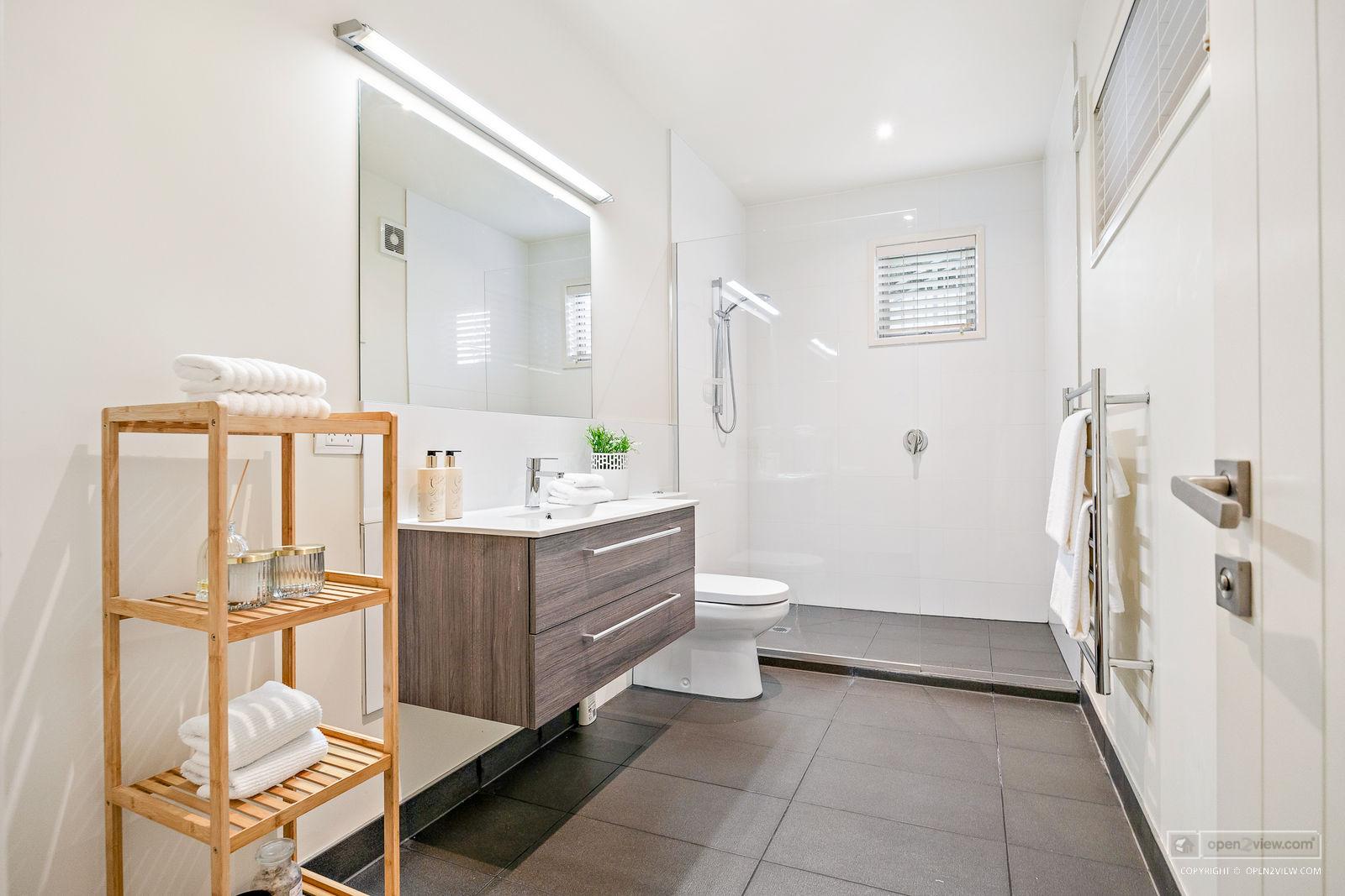 Slider image of 55 Pinetone Road, Auckland