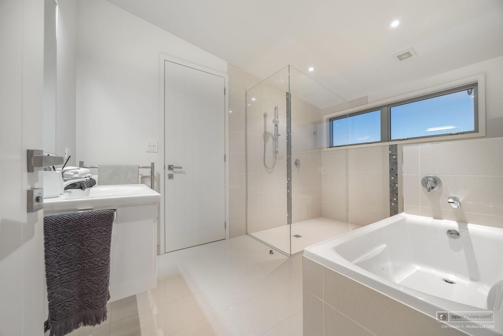 Slider image of 55 Pinetone Road, Auckland