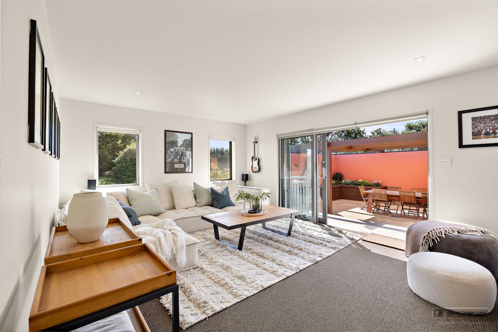 Slider image of 55 Pinetone Road, Auckland