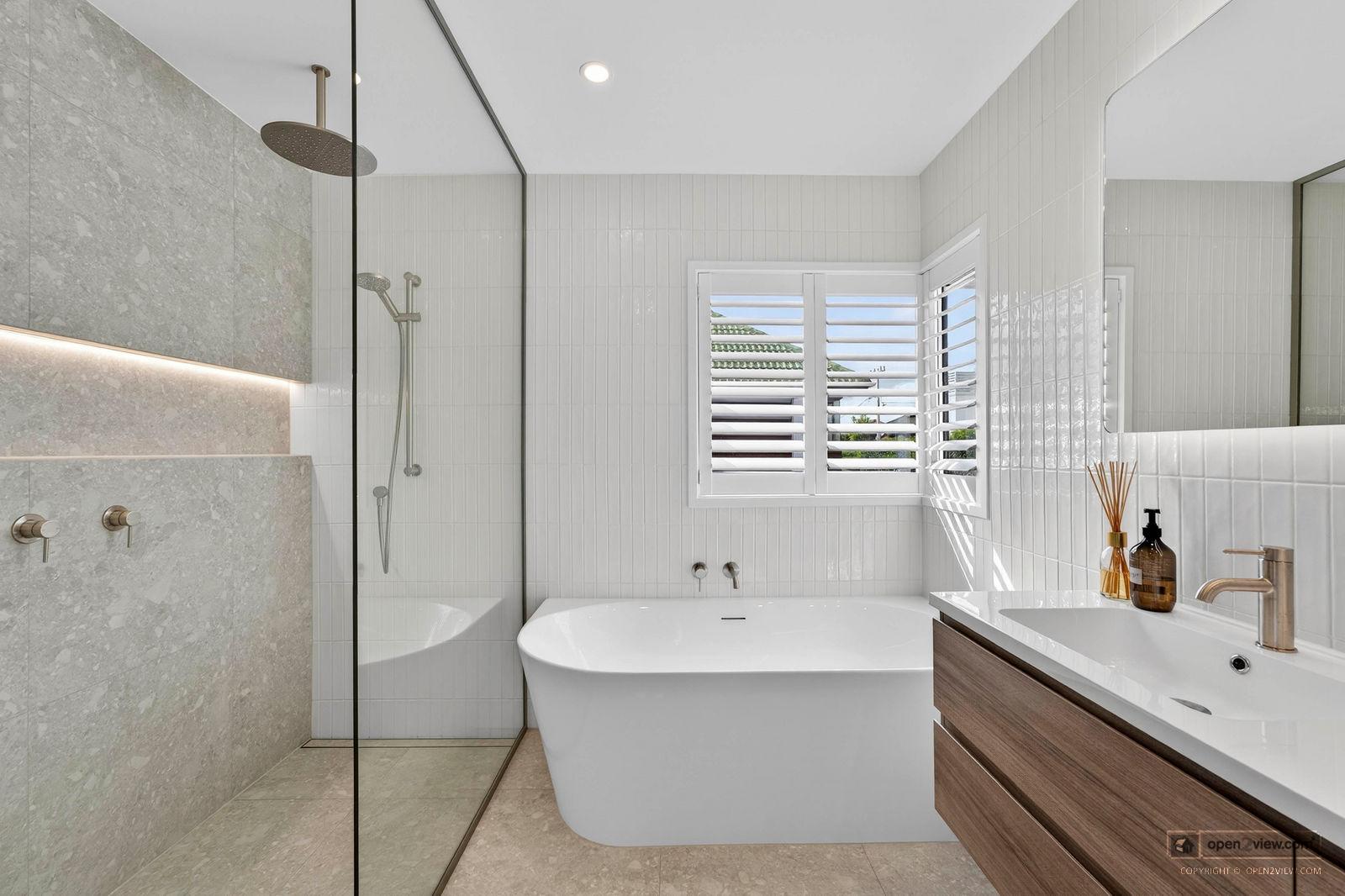 Slider image of 44 Milford Road, Auckland