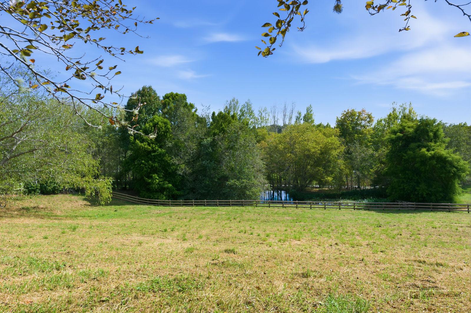 Slider image of 45C Robinson Road, Auckland