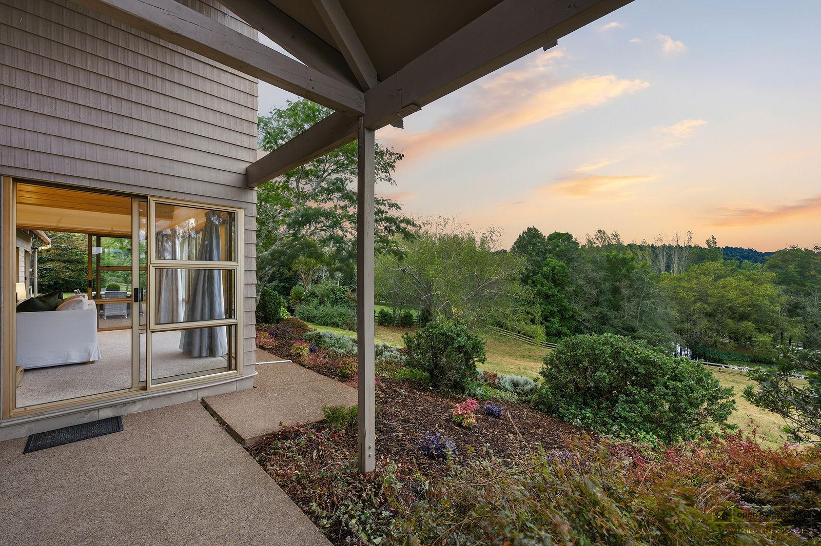 Slider image of 45C Robinson Road, Auckland