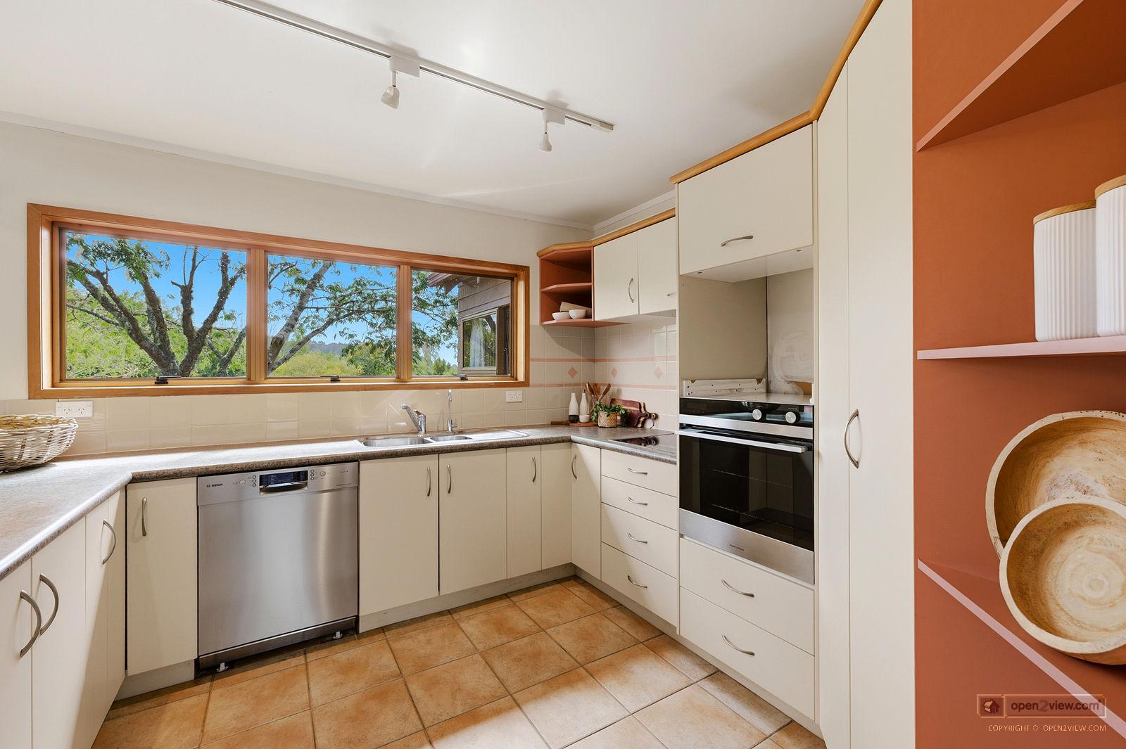 Slider image of 45C Robinson Road, Auckland