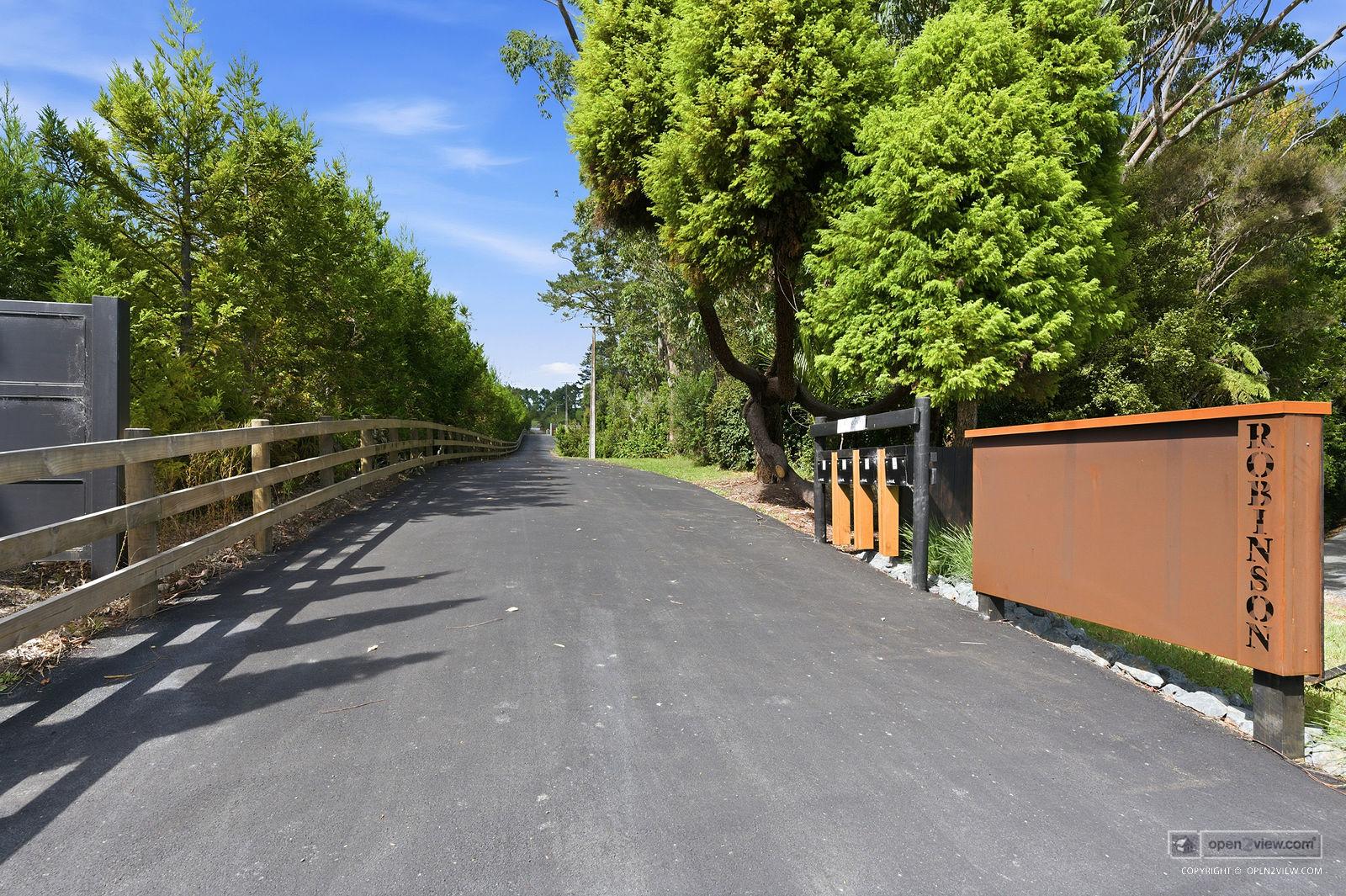 Slider image of 45C Robinson Road, Auckland