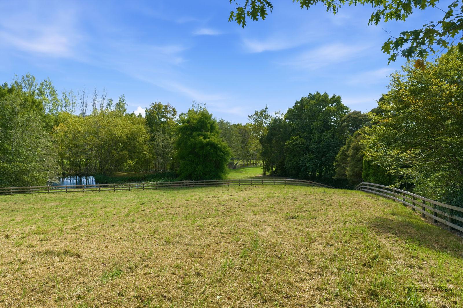 Slider image of 45C Robinson Road, Auckland