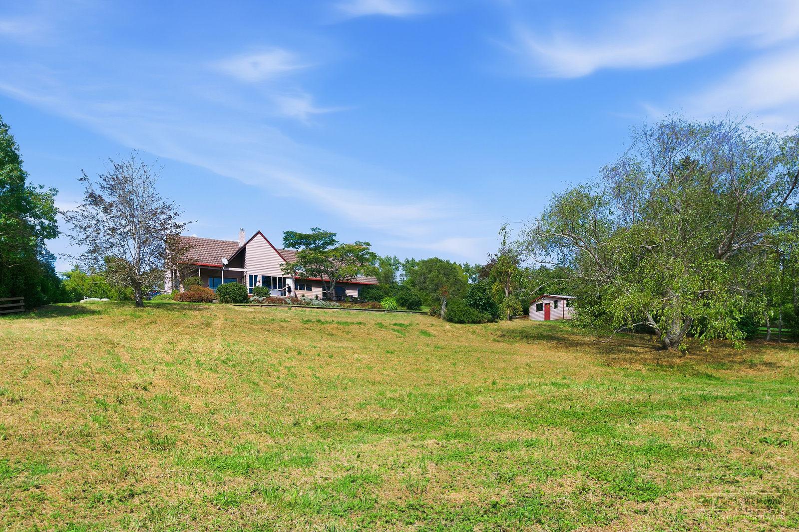 Slider image of 45C Robinson Road, Auckland