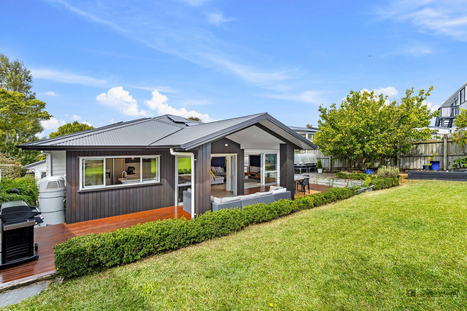 Slider image of 21 Alexandra Street, Auckland