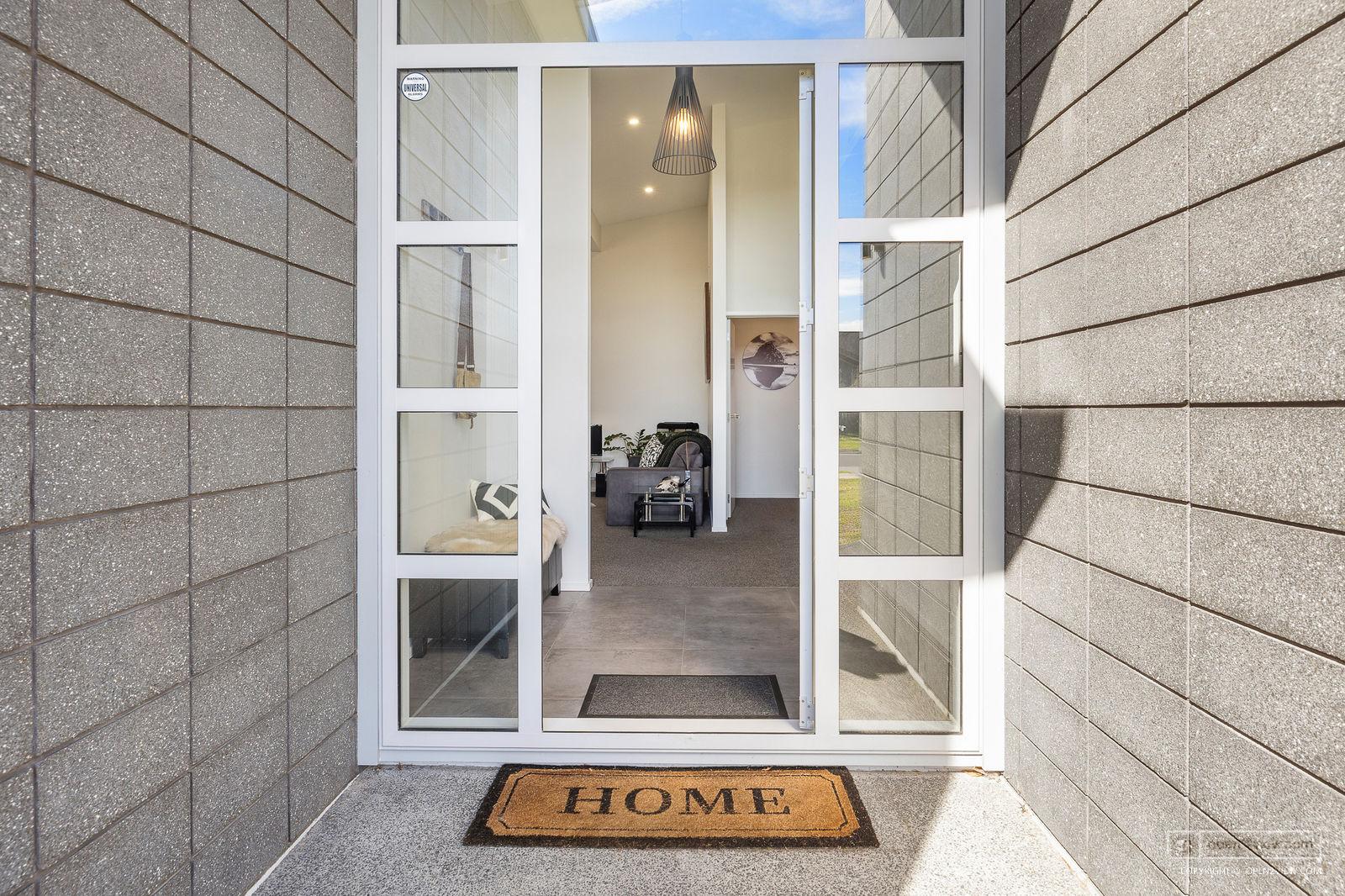 Slider image of 8 Sir Lincoln Drive, Auckland