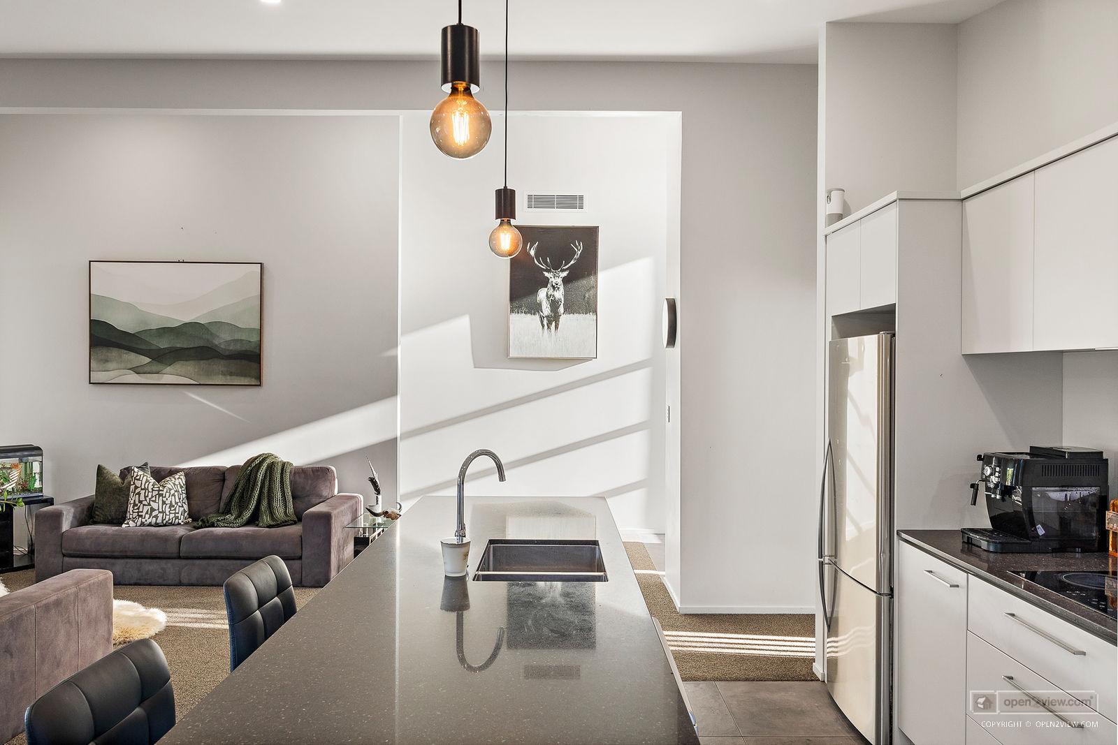 Slider image of 8 Sir Lincoln Drive, Auckland