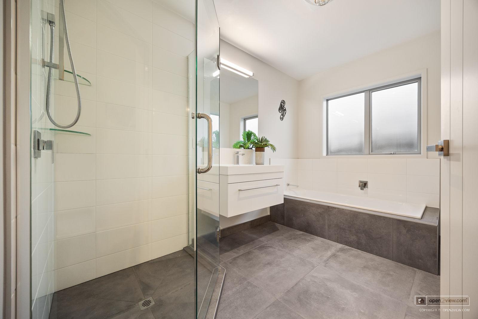 Slider image of 8 Sir Lincoln Drive, Auckland