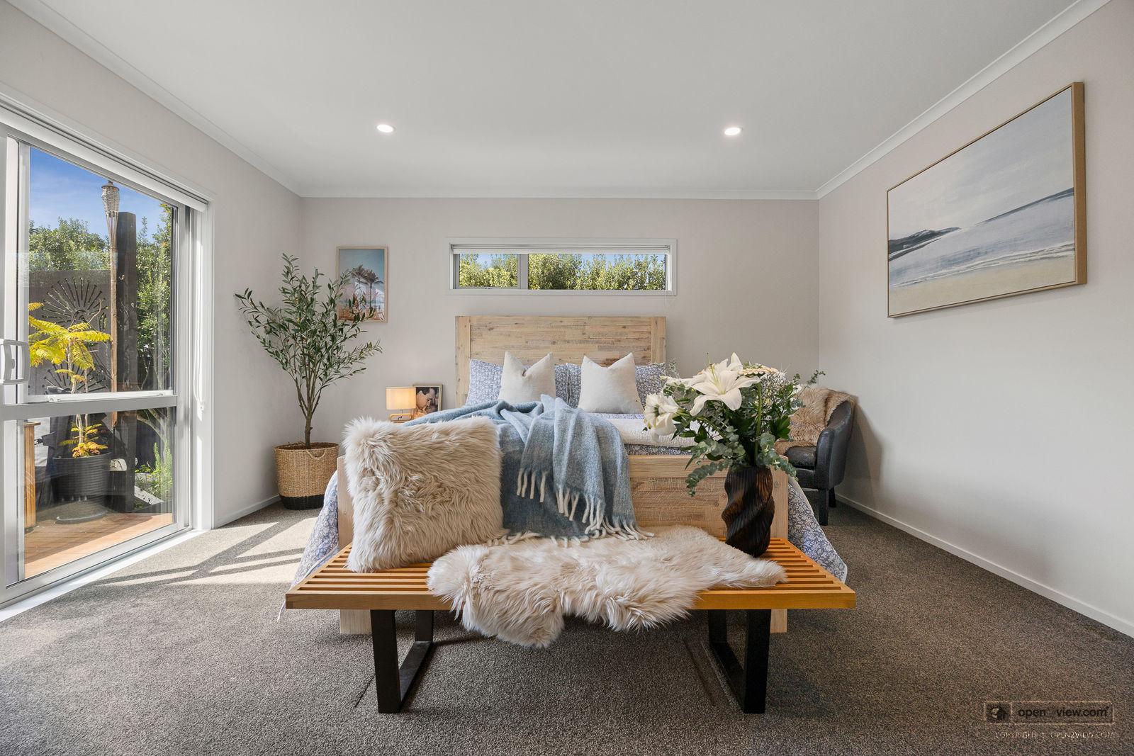 Slider image of 8 Sir Lincoln Drive, Auckland