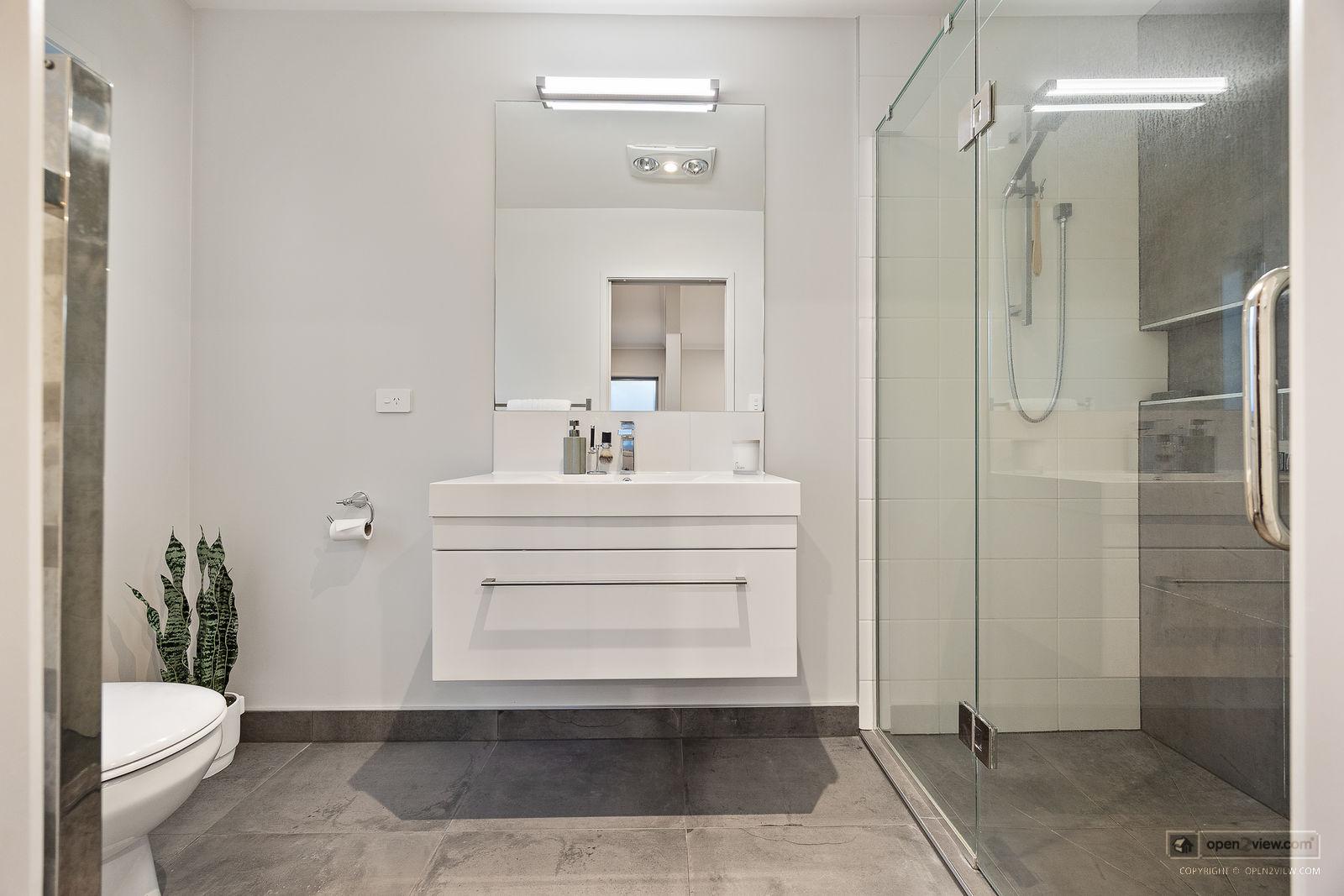 Slider image of 8 Sir Lincoln Drive, Auckland