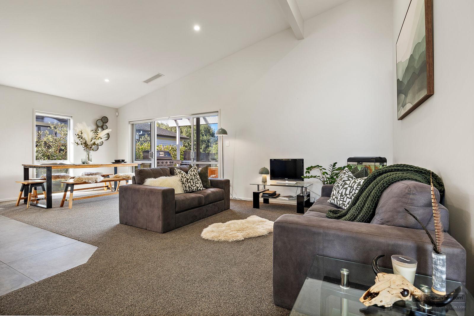 Slider image of 8 Sir Lincoln Drive, Auckland