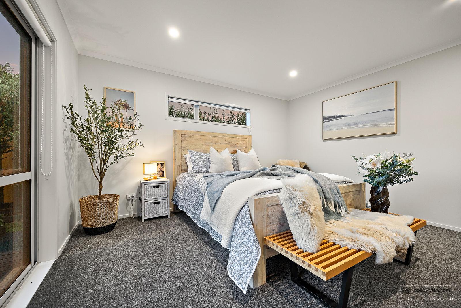 Slider image of 8 Sir Lincoln Drive, Auckland