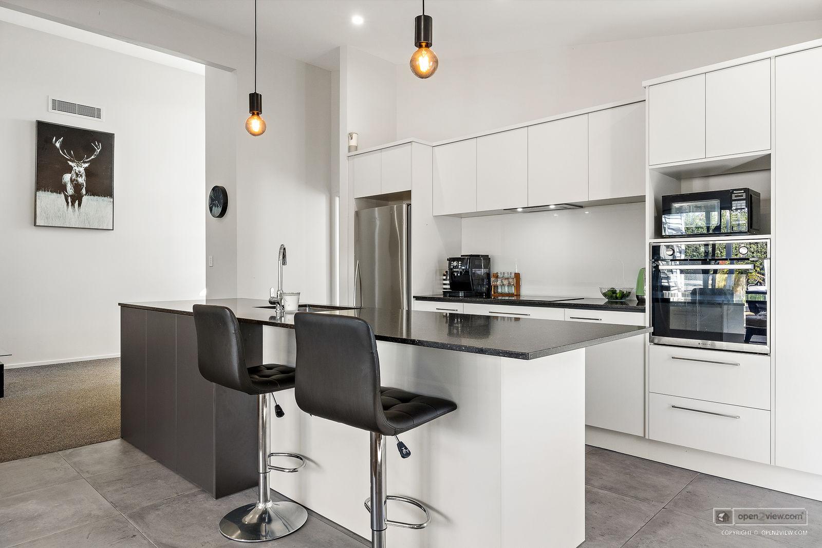 Slider image of 8 Sir Lincoln Drive, Auckland