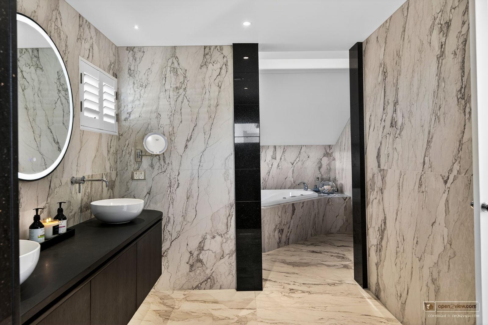 Slider image of 60 Milford Road, Auckland