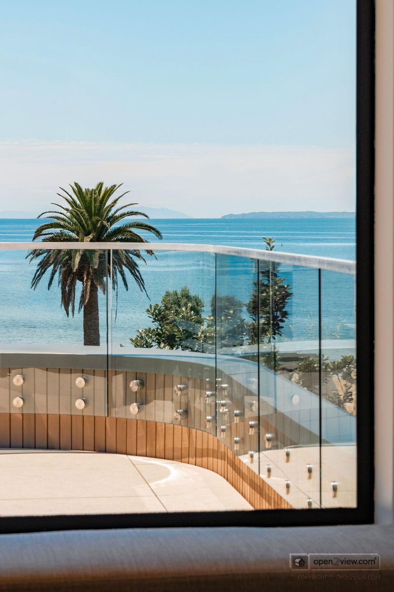 Slider image of 60 Milford Road, Auckland