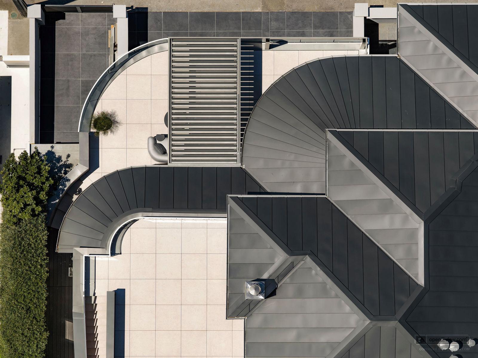 Slider image of 60 Milford Road, Auckland