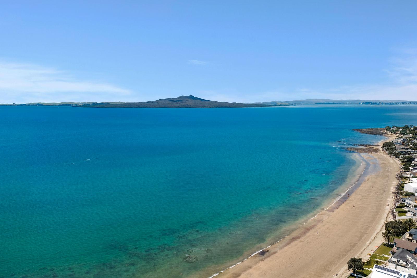 Slider image of 60 Milford Road, Auckland