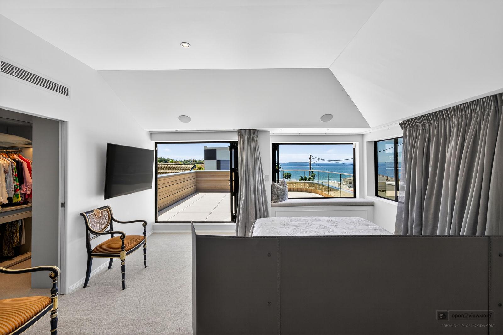 Slider image of 60 Milford Road, Auckland