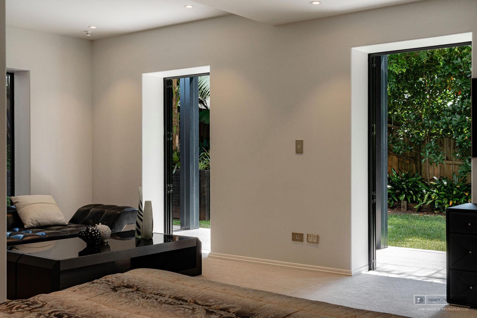 Slider image of 60 Milford Road, Auckland