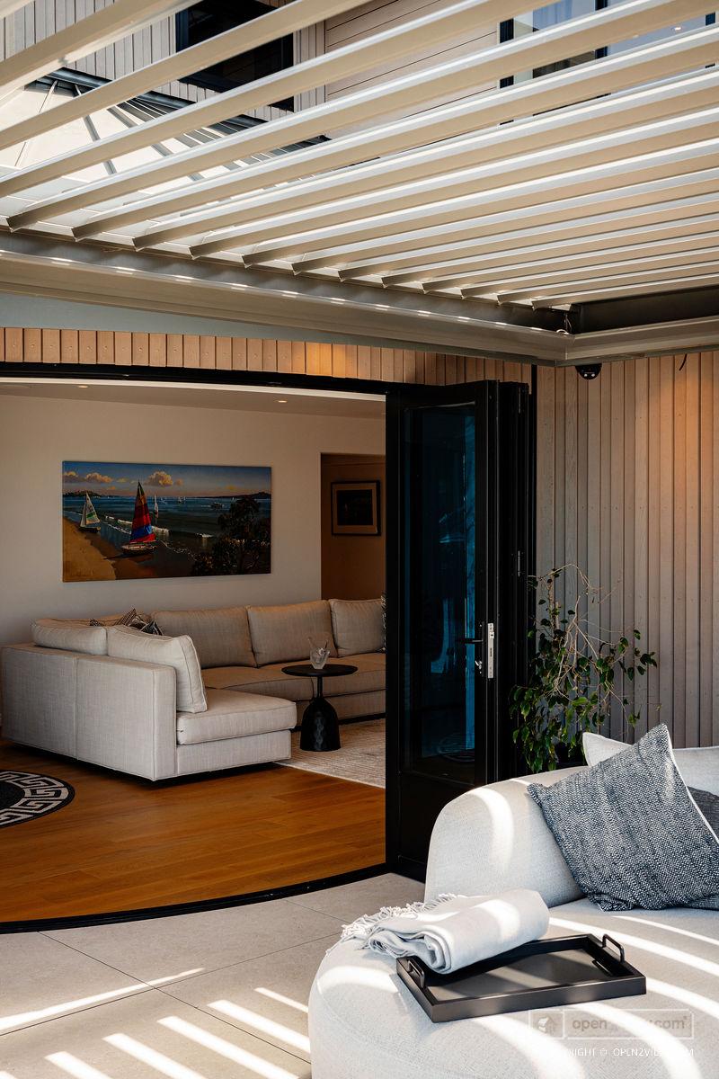 Slider image of 60 Milford Road, Auckland