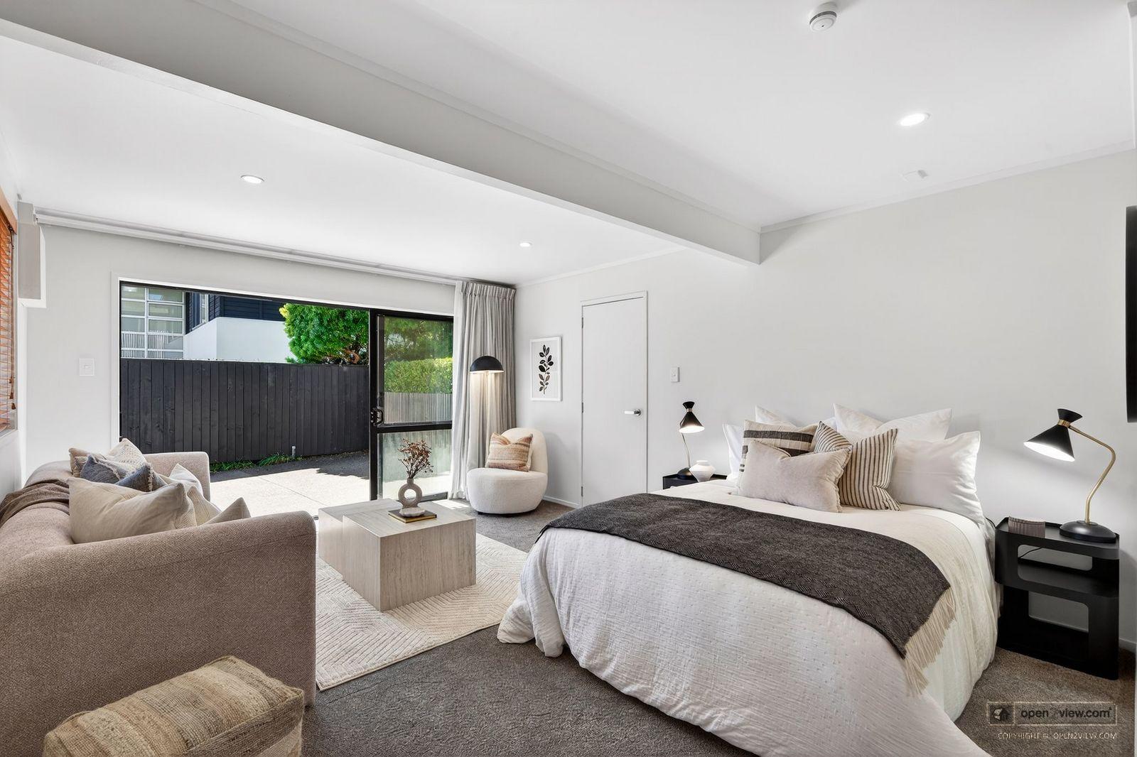 Slider image of 2/10 Sylvan Park Avenue, Auckland