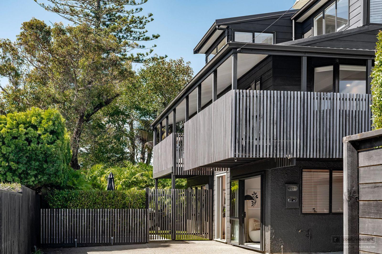 Slider image of 2/10 Sylvan Park Avenue, Auckland