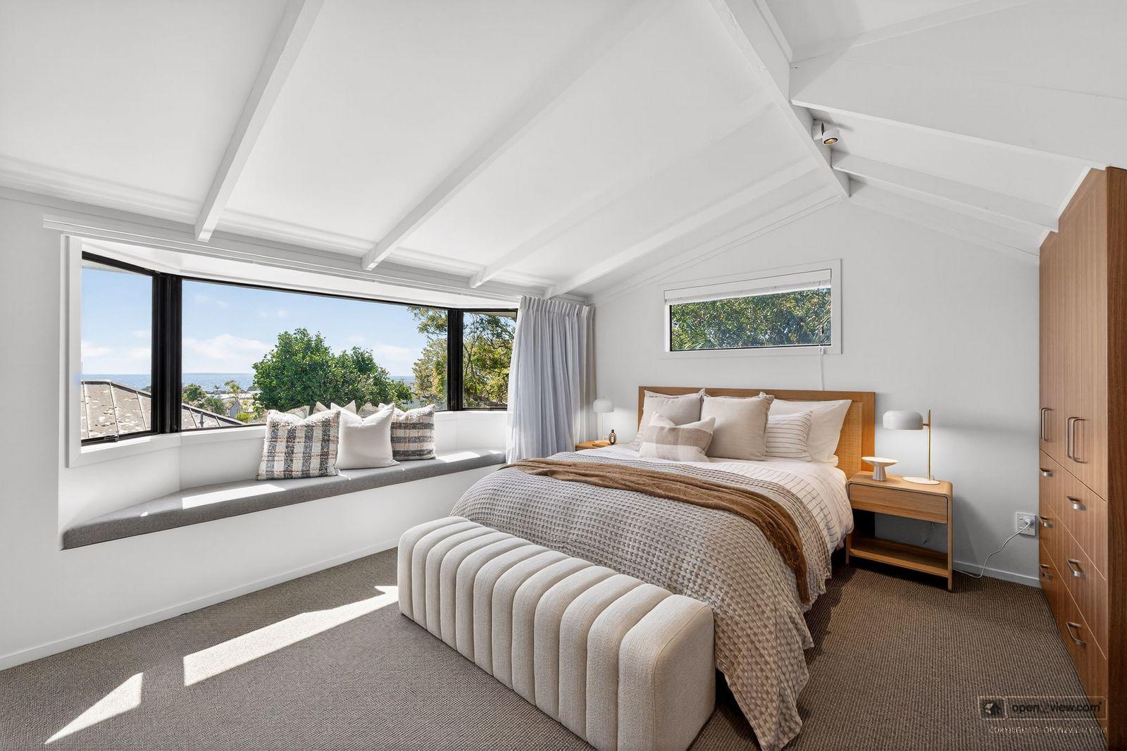Slider image of 2/10 Sylvan Park Avenue, Auckland