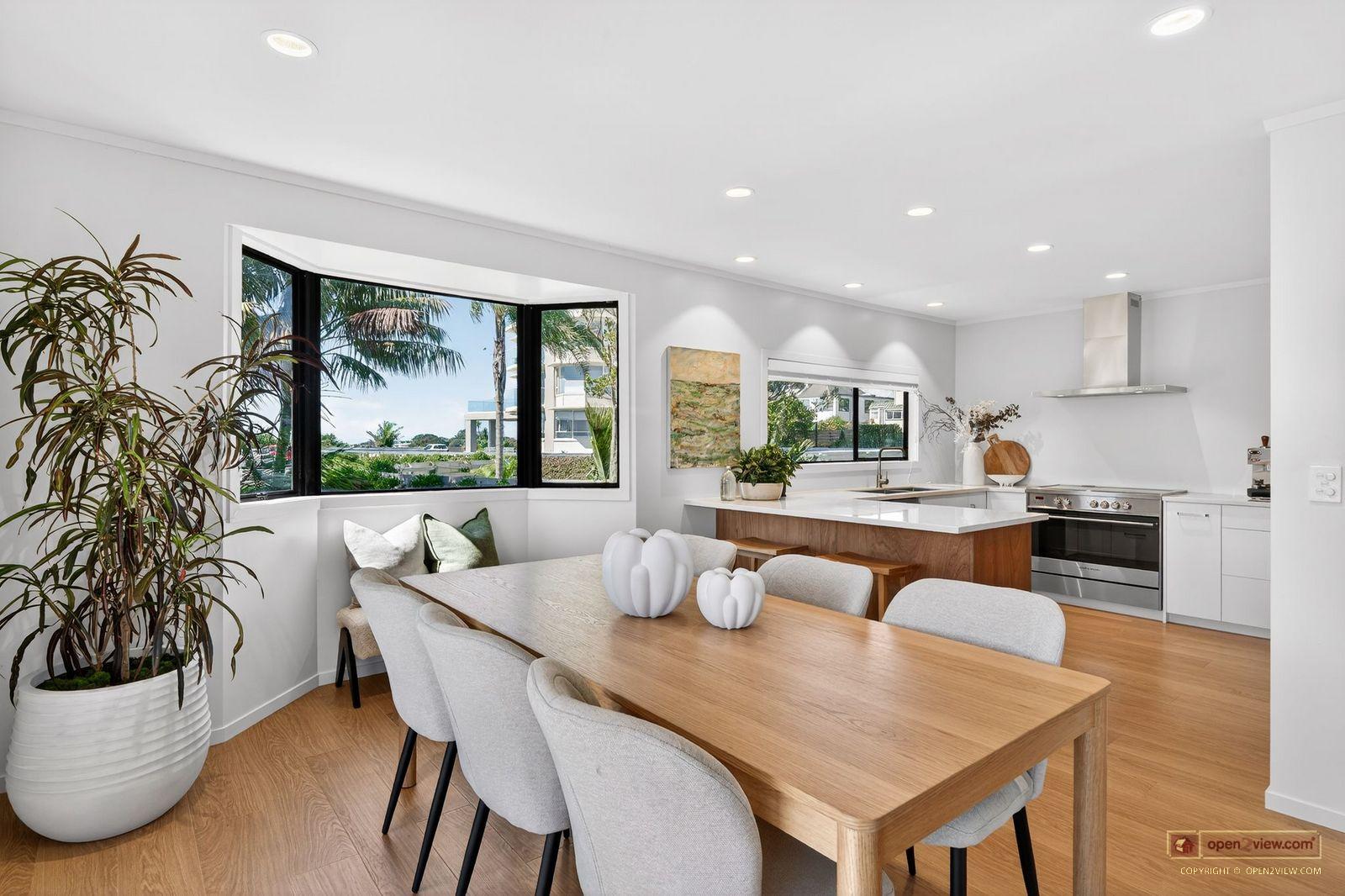 Slider image of 2/10 Sylvan Park Avenue, Auckland