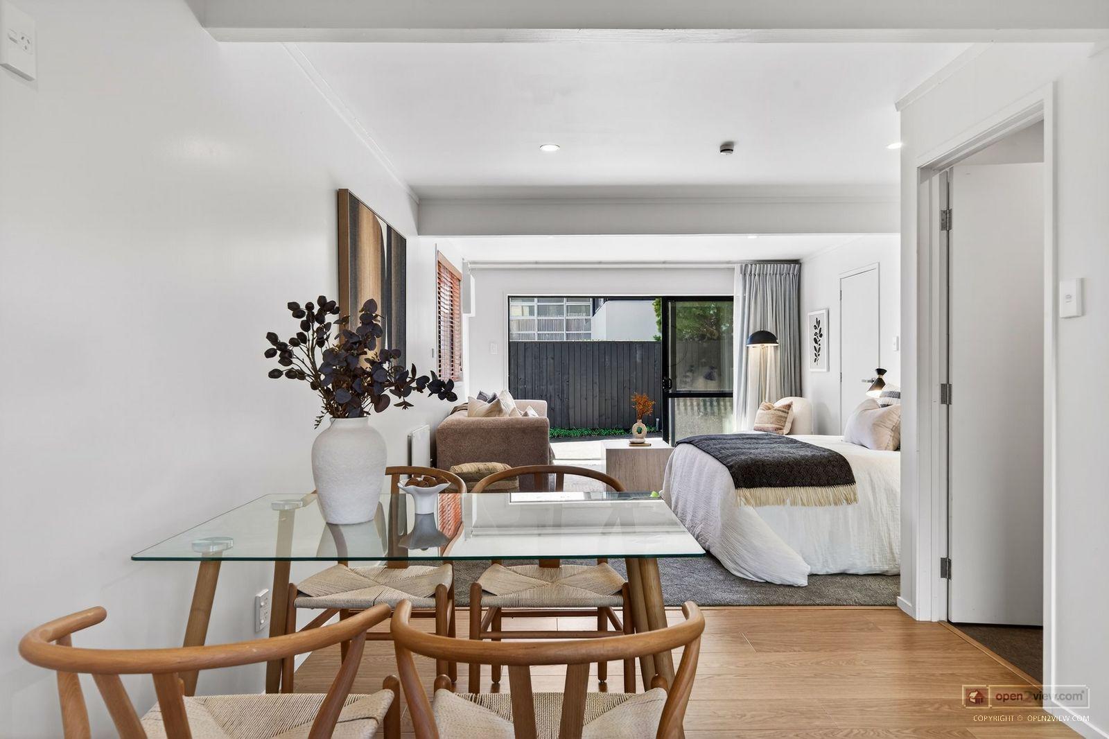 Slider image of 2/10 Sylvan Park Avenue, Auckland