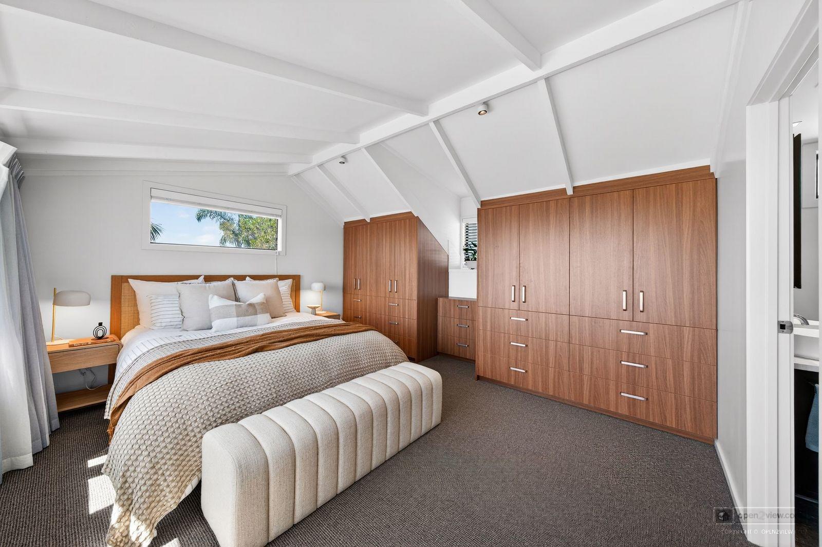 Slider image of 2/10 Sylvan Park Avenue, Auckland