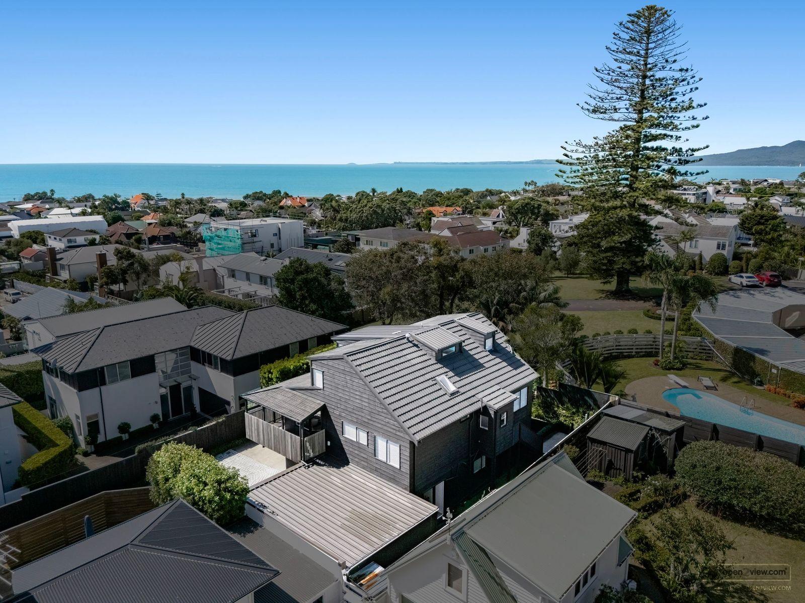 Slider image of 2/10 Sylvan Park Avenue, Auckland
