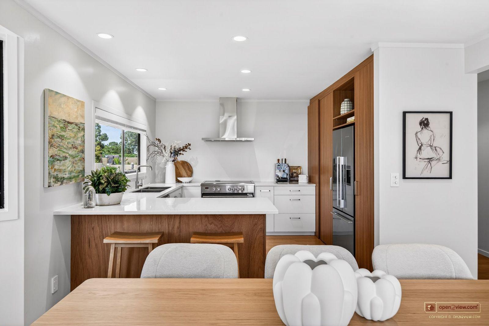 Slider image of 2/10 Sylvan Park Avenue, Auckland