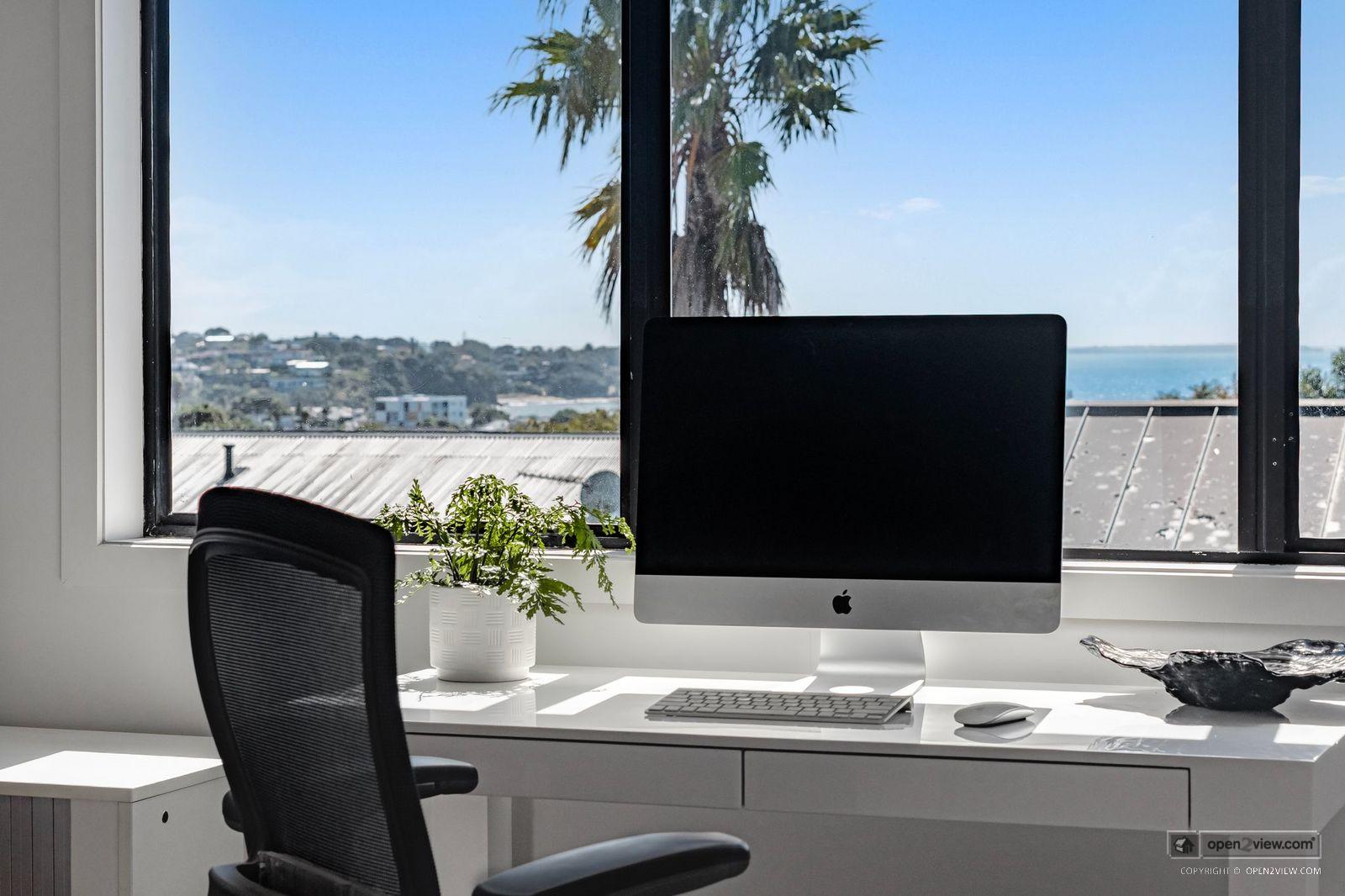 Slider image of 2/10 Sylvan Park Avenue, Auckland