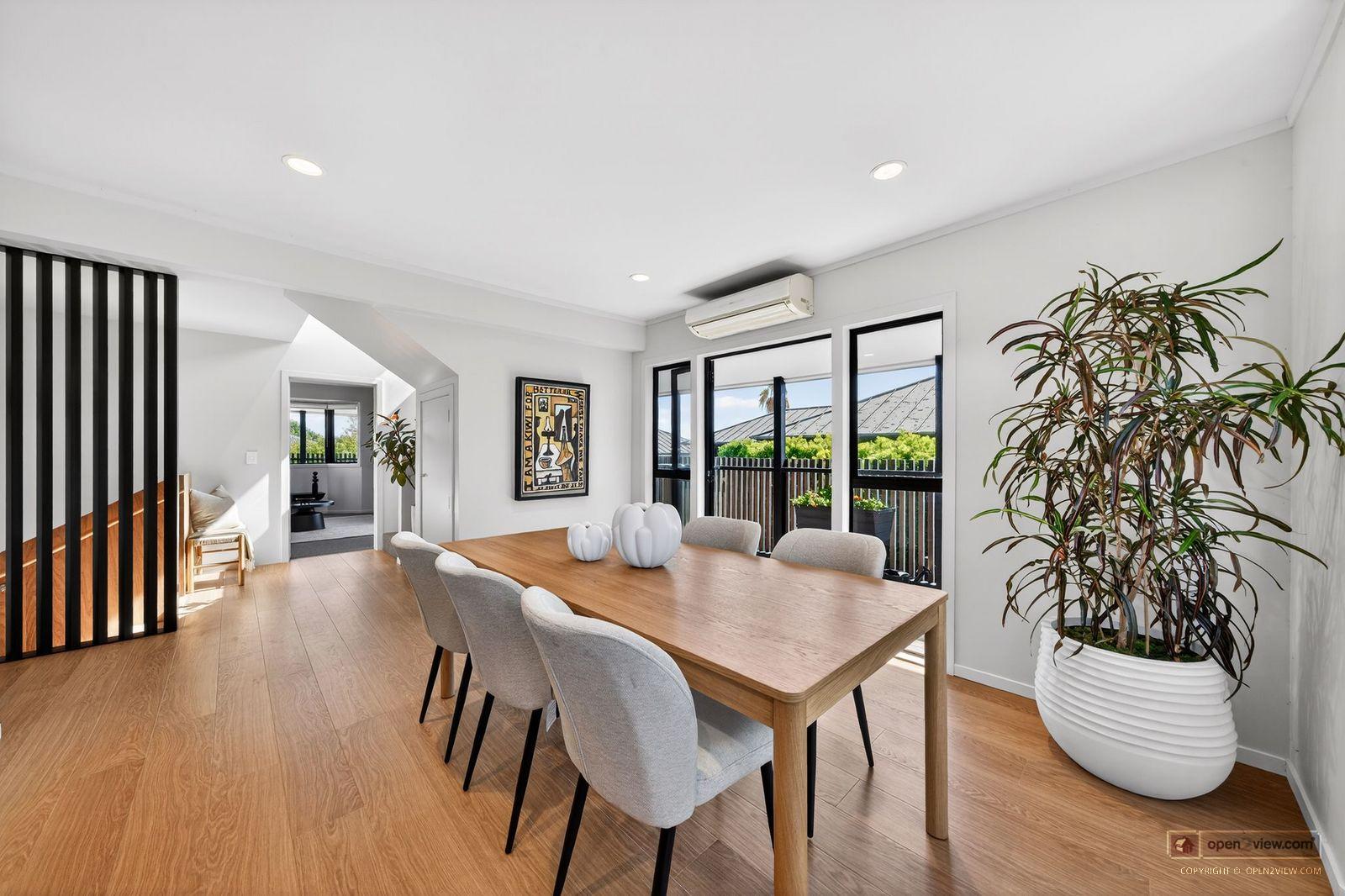 Slider image of 2/10 Sylvan Park Avenue, Auckland