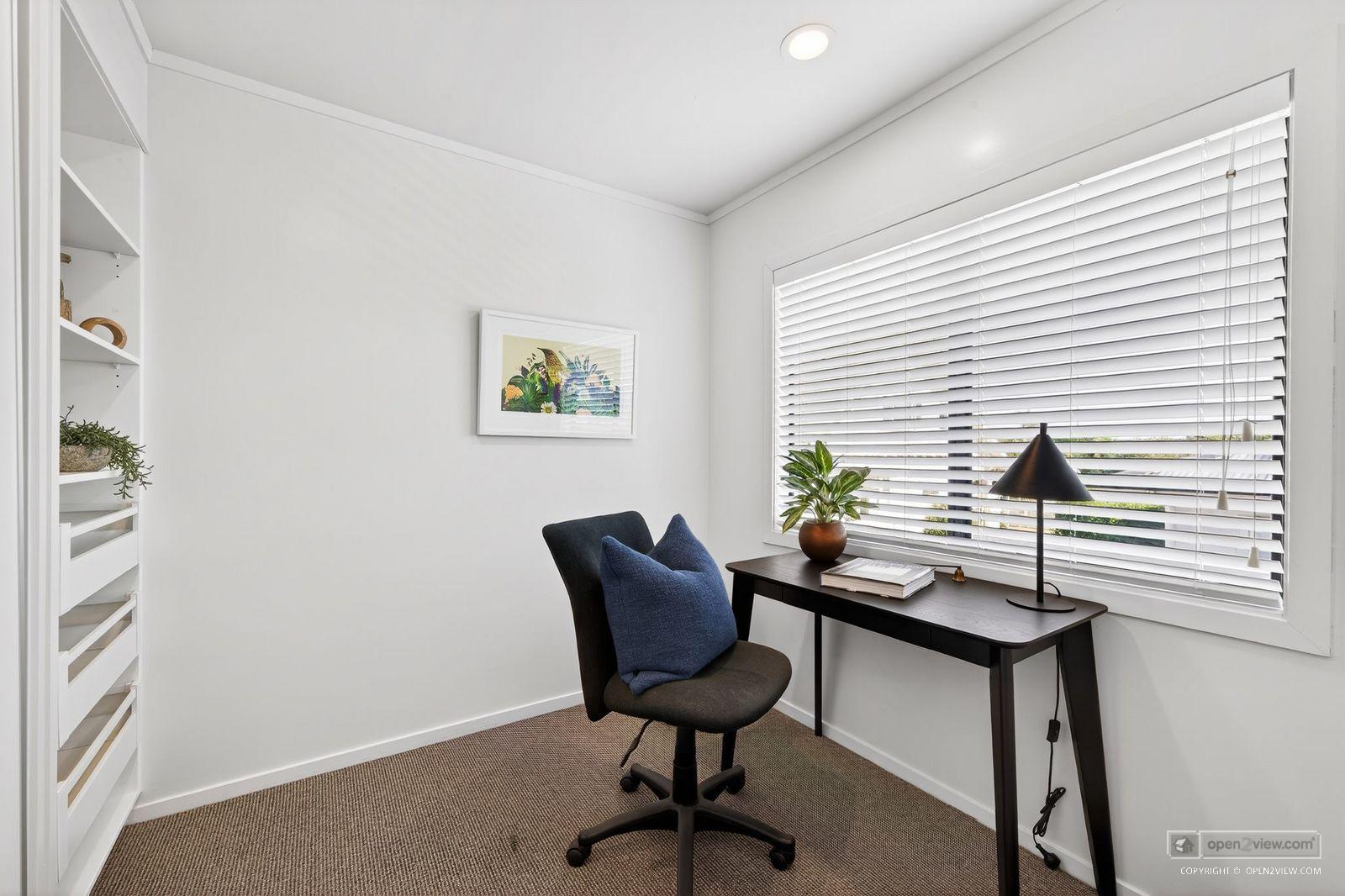 Slider image of 2/10 Sylvan Park Avenue, Auckland