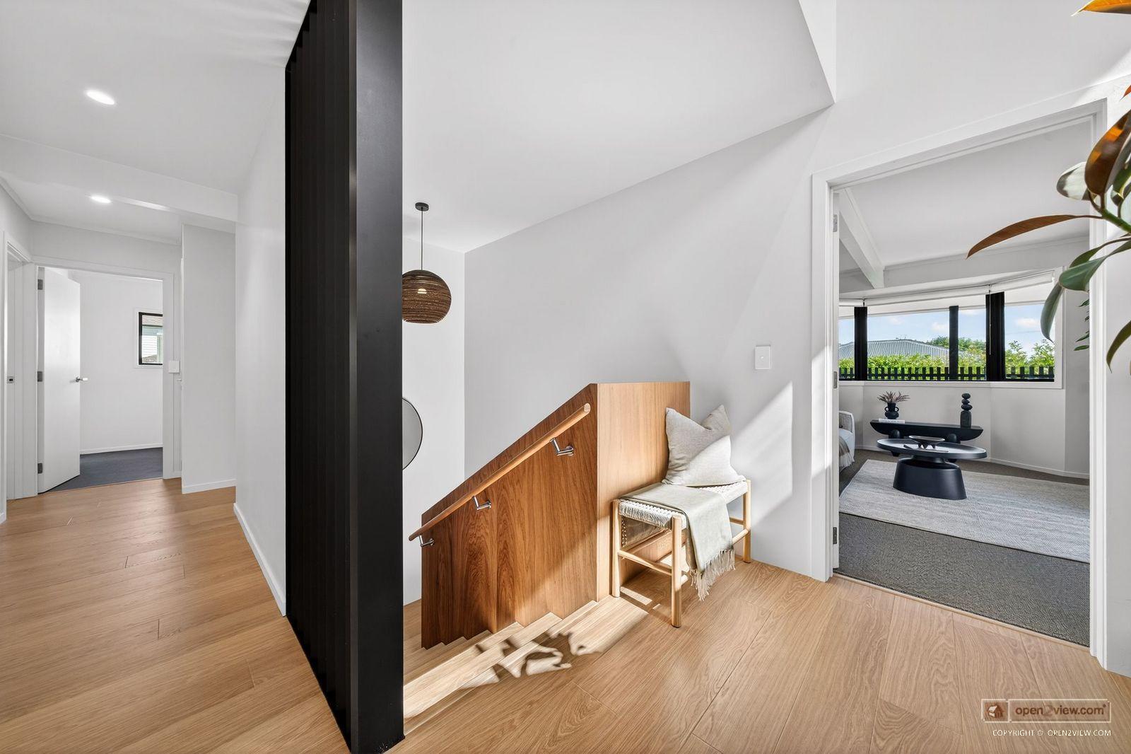 Slider image of 2/10 Sylvan Park Avenue, Auckland