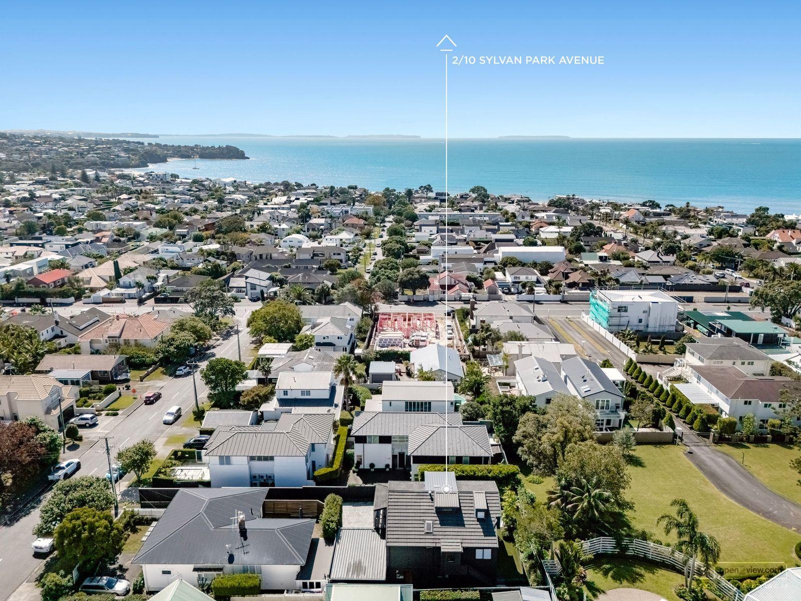 Slider image of 2/10 Sylvan Park Avenue, Auckland