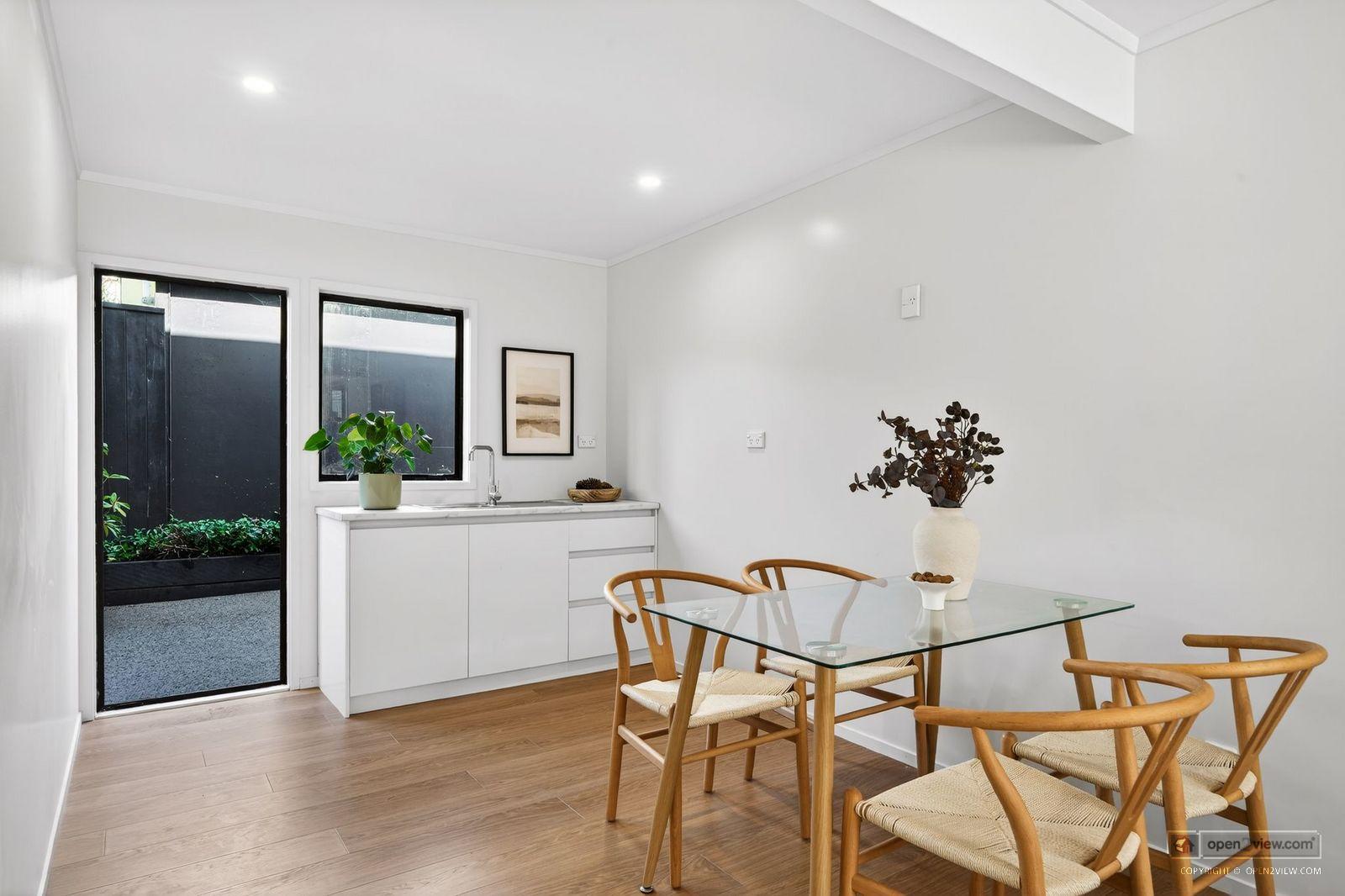 Slider image of 2/10 Sylvan Park Avenue, Auckland